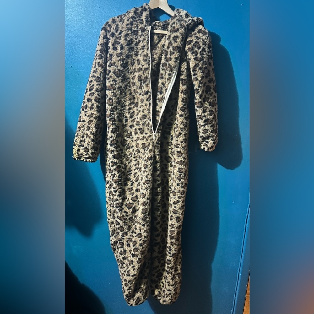 SHEIN Leopard Print Onesie Pajama for Cozy Nights